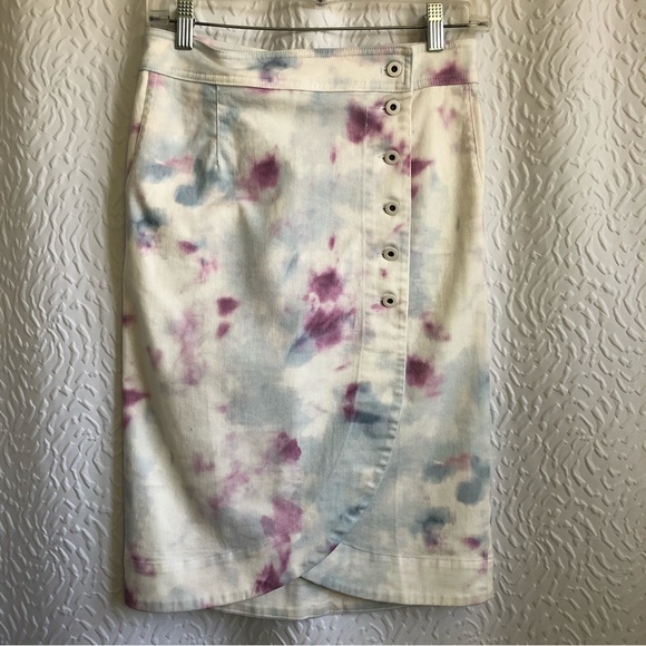 Anthropologie Kimmie Tie-Dye Tulip Denim Wrap Closure Button-Up Skirt - Picture 5 of 16